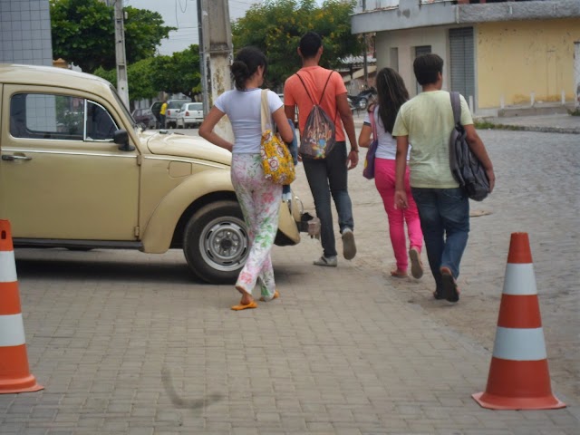 Por um trânsito mais humano! Esse é o tema de hoje da coluna Bicicletando com Zenna Rocha