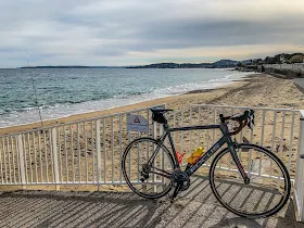 full carbon road bike rental ebike mtb saint maxime saint tropez mandelieu la napoule cannes nice france french coast Côte d'Azur pyrenees provence cycling travel bicycle shop