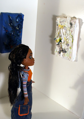 Bratz Sasha doll with mini paintings