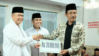 TSR Provinsi Berikan Bantuan 20 Juta ke Masjid  Nurul Hidayah Padangpanjang