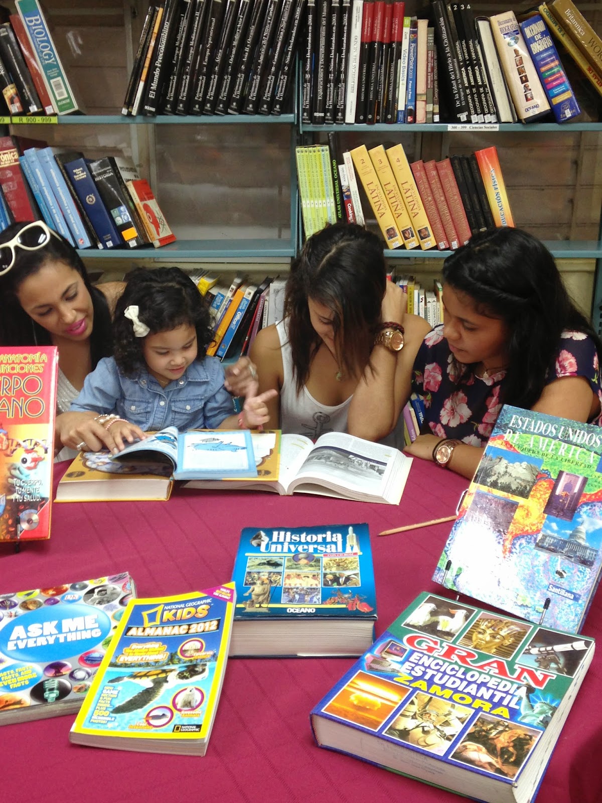 Biblioteca Dr. Juan José Osuna: "La familia como promotora 