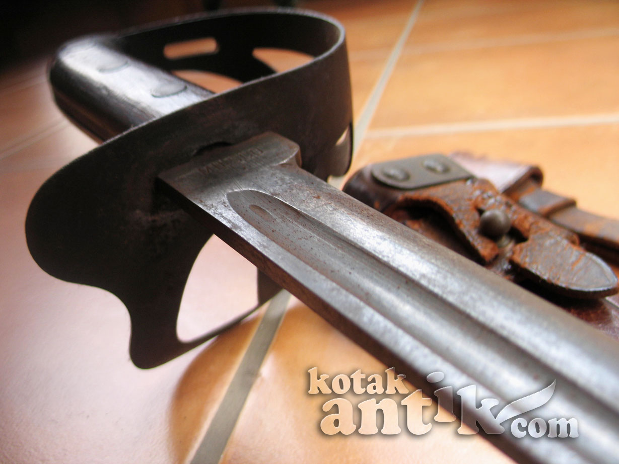 kotak antik com Gagahnya Klewang Cutlass M1898