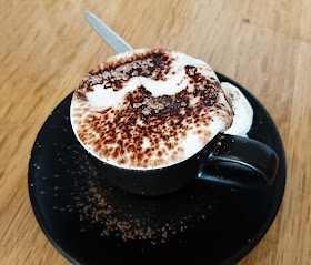 Dark Horse on the Brit, Mitcham, babycino