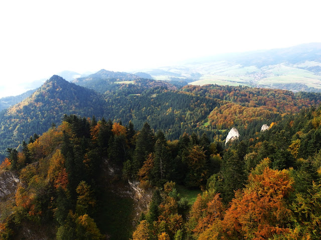 Widok ze szczytu Trzech Koron, październik 2016.