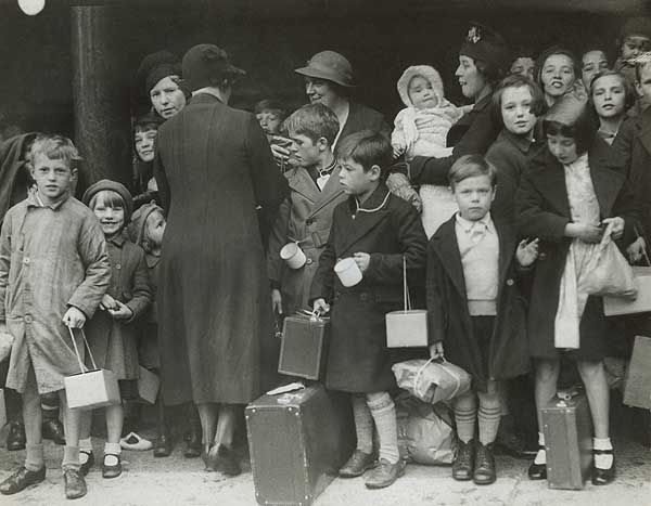evacuation in world war 2. World War Two 1939-1945
