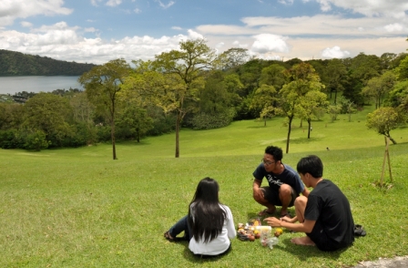 objek wisata bali kebun raya bedugul