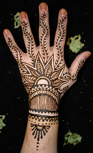 Also Arabic mehndi mehndi style is named the most popular variety of design