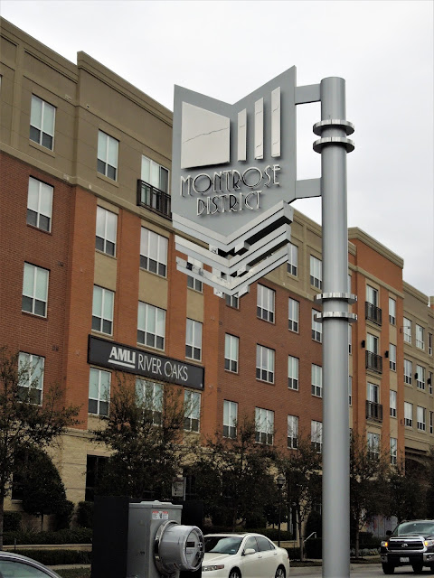 MONTROSE DISTRICT SIGNAGE ON WEST GRAY