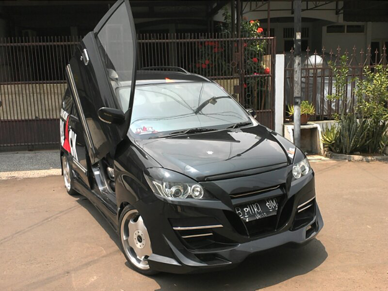  Modifikasi mobil daihatsu all new xenia li deluxe hitam 