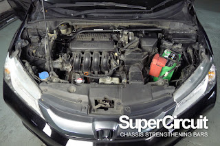 SUPERCIRCUIT FRONT STRUT BAR installed to the Honda City GM6.
