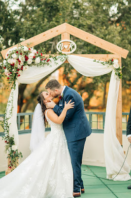 first kiss in ceremony