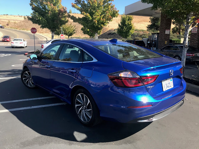 Rear 3/4 view of 2020 Honda Insight Touring