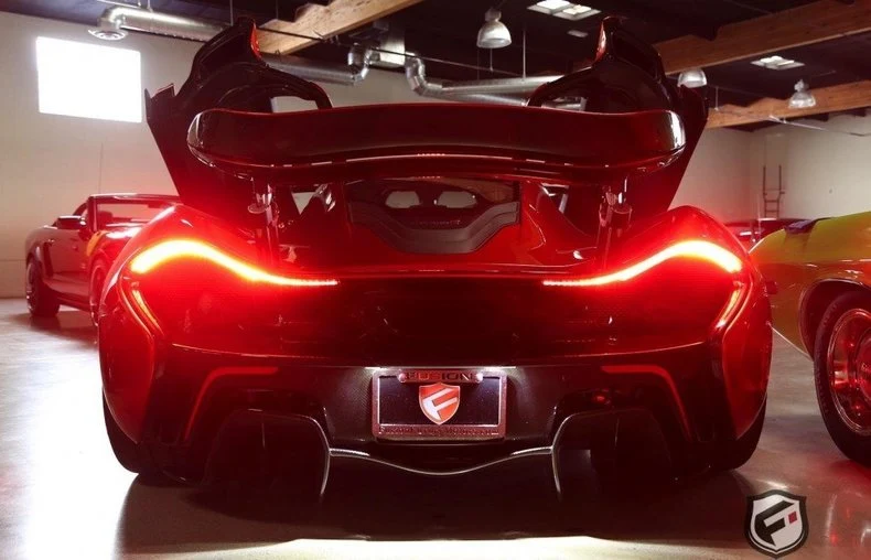 Bộ đôi siêu xe McLaren P1 và LaFerrari về một mái nhà chung