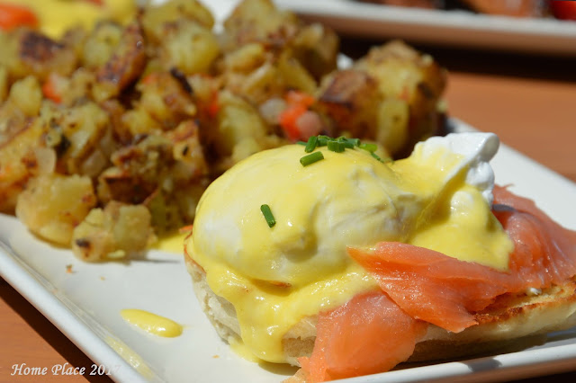 Plan b - Smoked Salmon Eggs Benedict