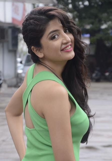 poonam kaur hot photos 