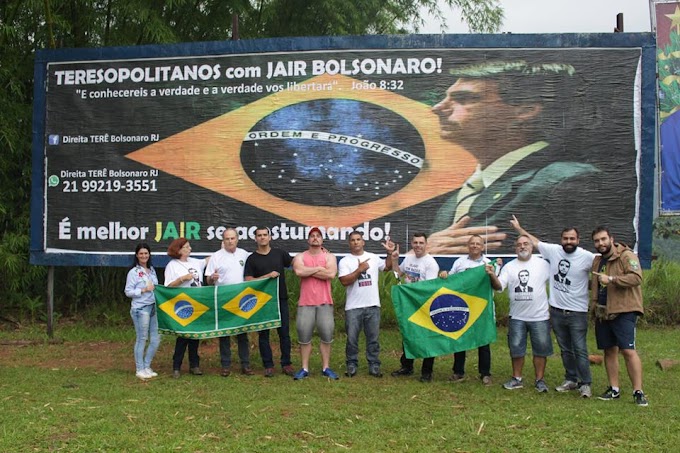 Teresopolitanos inauguram outdoor em homenagem a Bolsonaro