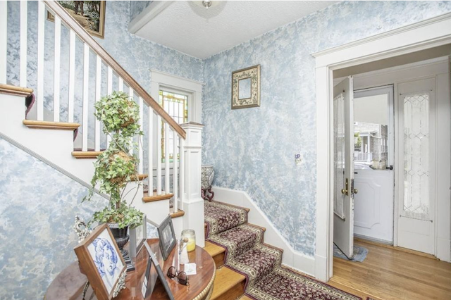 color photo showing entry vestibule and staircase 265 Maple Street, New Bedford, Massachusetts Sears No 163