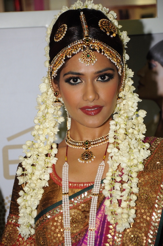 Three Indian Bridal Makeup Looks by Lakme Salon 