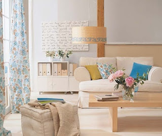 soft+and+cozy+feminine+living+room+design