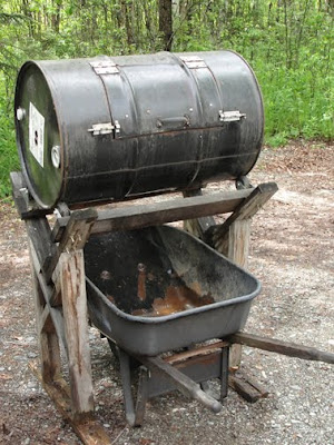 Living by Faith: Make your own compost tumbler.