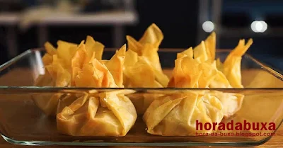 Receita de Folhados ou Trouxas de Queijo Brie com Mel e Nozes – horadabuxa