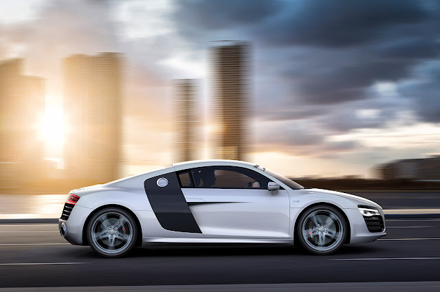 2013 AUDI R8 4.2-liter V-8 coupe-2013 AUDI R8 5.2-liter V-10 Spyder-wallpapers-hydro-carbons.blogspot.com/search/label/Audi