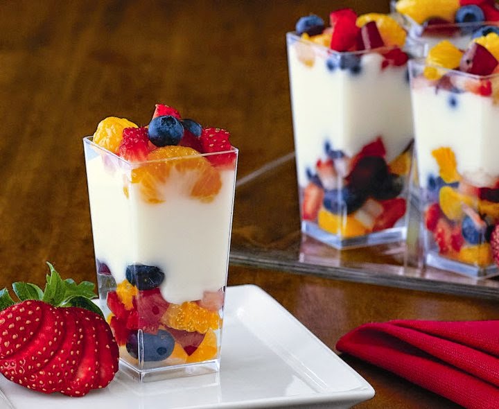 fruit and yogurt parfait 11 Quick and Healthy Breakfast Idea - Fit and Fabulous Friday