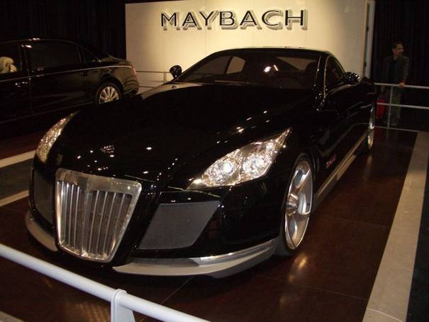 Maybach Exelero 2009. Maybach Exelero Logo.