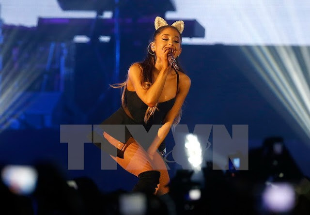 Vụ đánh bom ở Manchester khiến Ariana Grande phải hoản lưu diễn