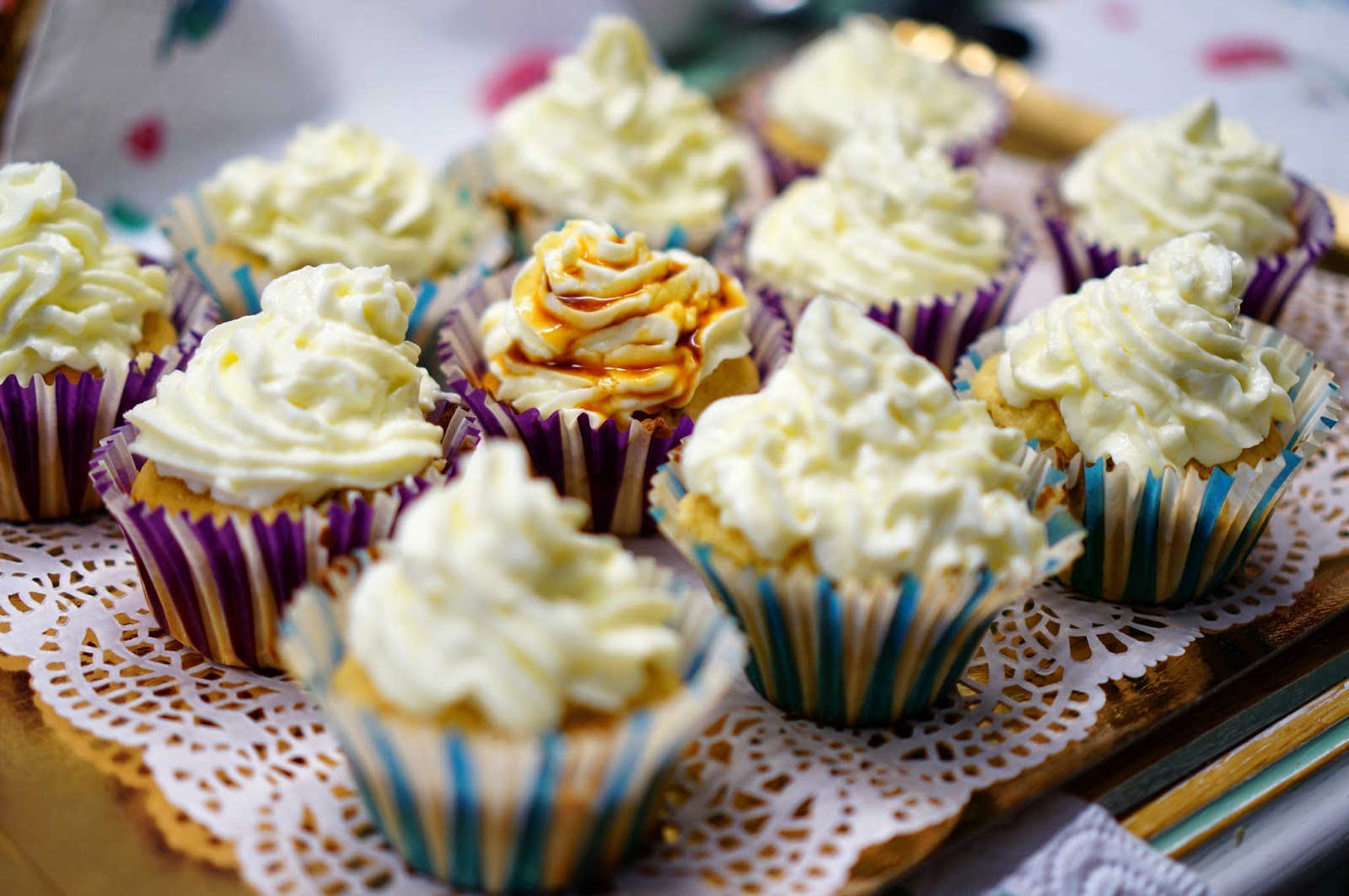 http://ganacheetcreme.blogspot.fr/2014/04/cupcakes-au-dulce-de-lece-et-poire.html