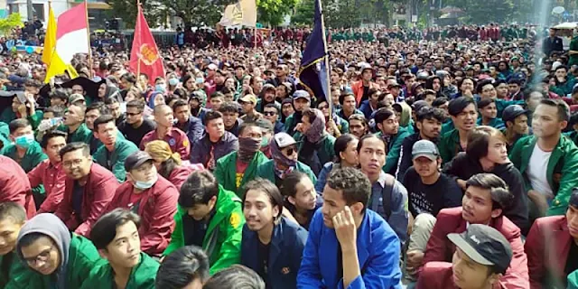 Bawa Sejumlah Tuntutan saat Demo di Gedung DPRD Jabar, Mahasiswa Tegaskan Komitmen Bela Rakyat