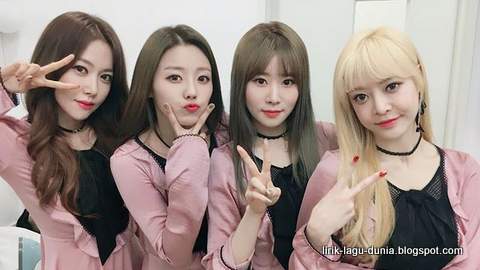 Lirik Lagu Melody Day - Kiss On The Lips dan Terjemahannya