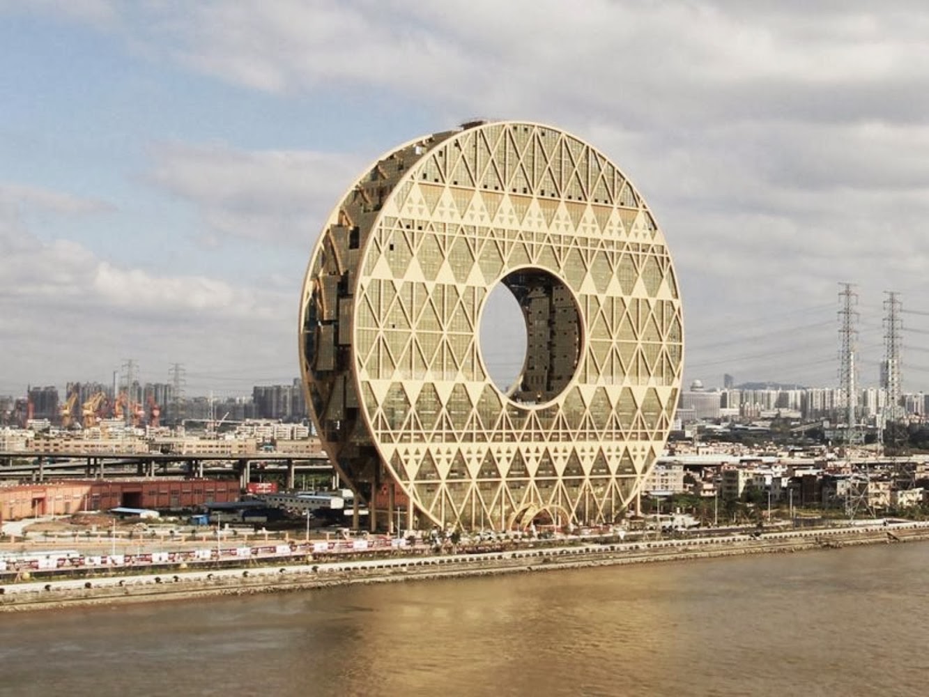 Quantung, Cina: Guangzhou Circle by Am Project