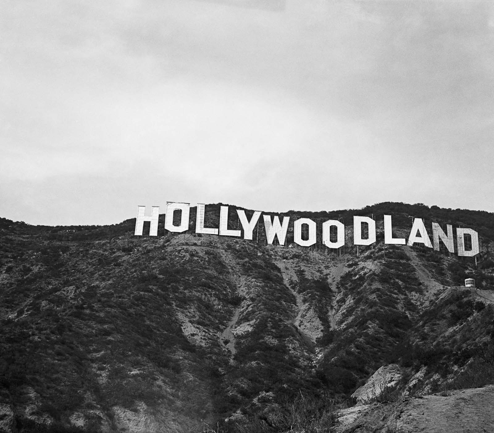 Откуда появилась надпись Hollywood на Голливудских холмах?
