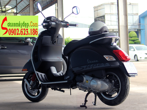 Sơn xe Vespa GTS Super màu đen nhám