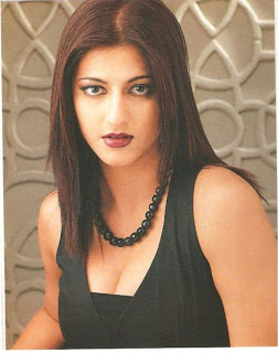 Shruti Hassan Hairstyle Photo Gallery