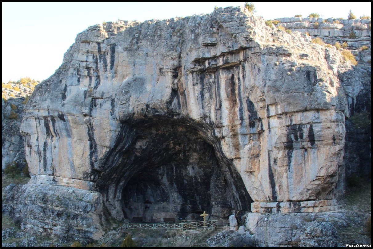 Cueva Del Nacimiento (Barrio De La Cueva, Vega Del Codorno)