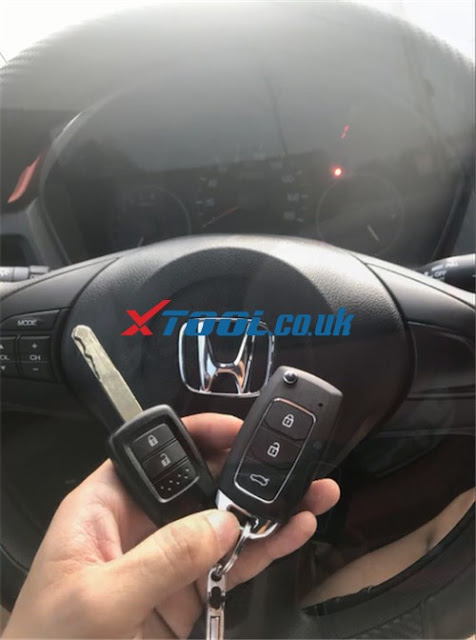 Programming 2020 Honda Brio Spare Key with Xtool X100 Pad2  01