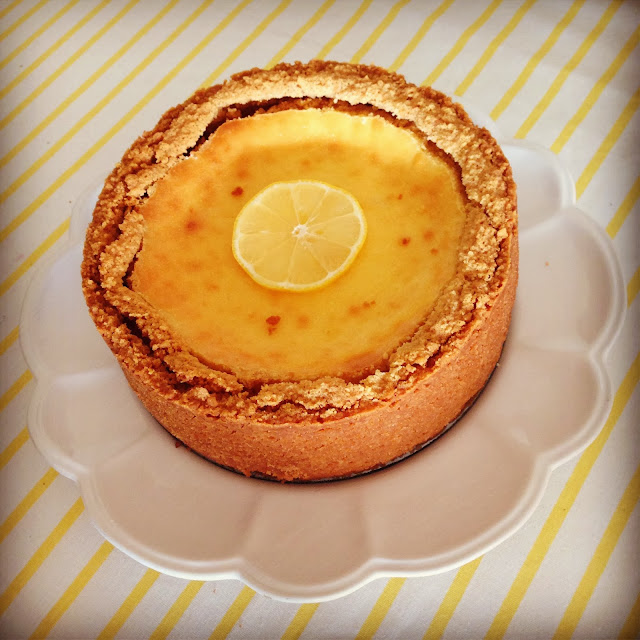 Baked Lemon Cheesecake >> STARTS WITH CUPCAKES