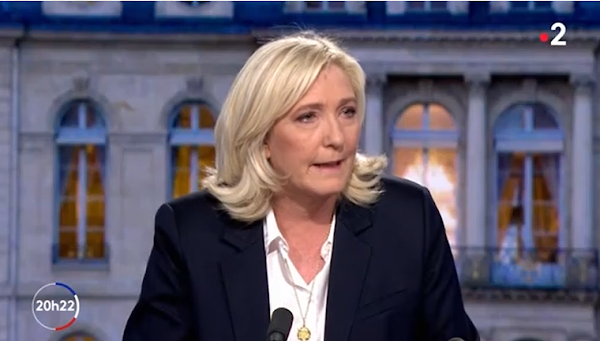 [VIDEO 🔴] « Vous avez dit quoi là ? »: Marine Le Pen coupe Anne-Sophie Lapix en pleine interview