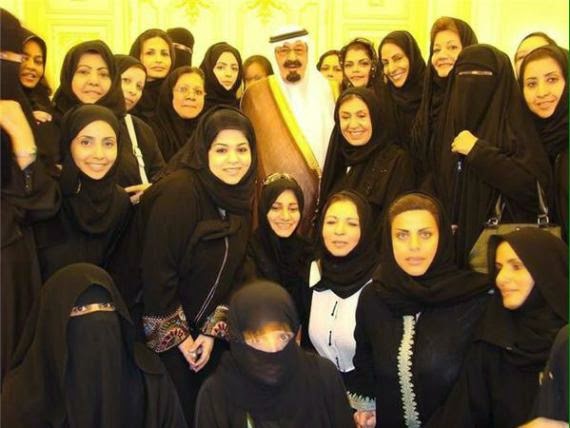 Photo of late Saudi King Abdullah and his thirty wives