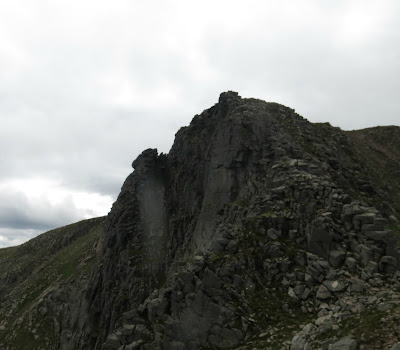 fiacaill ridge cairngorms