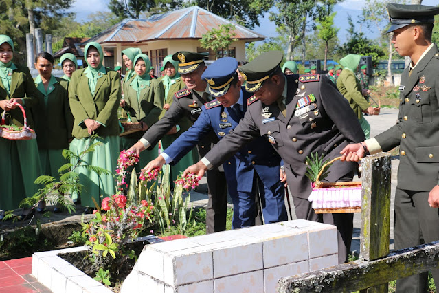 Kodim Jayawijaya Ziarah ke TMP Wamena Peringati HUT 77 TNI