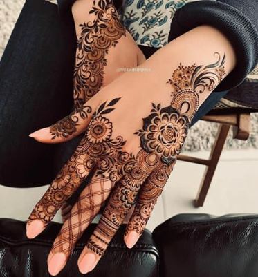 AWESOME MEHANDI DESIGNS