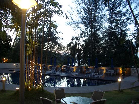poolside-at-dusk.jpg