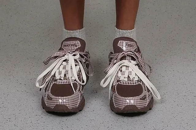 Story mfg. and ASICS Team Up for Earthy GEL-VENTURE 6 Sneakers