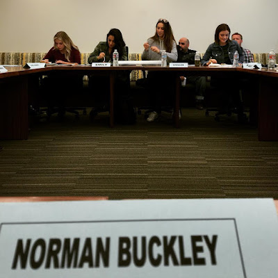 Liars Ashley Benson, Shay Mitchell, Troian Bellisario and Lucy Hale table read PLL 7x05