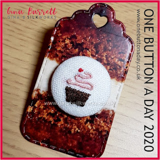 One Button a Day 2020 by Gina Barrett - Day 9 : Cupcake