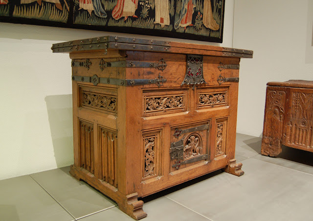 medieval furniture pictures