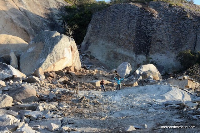 Veja vídeo sobre desmoronamento de rochas no alto de serra, no Agreste de Pernambuco